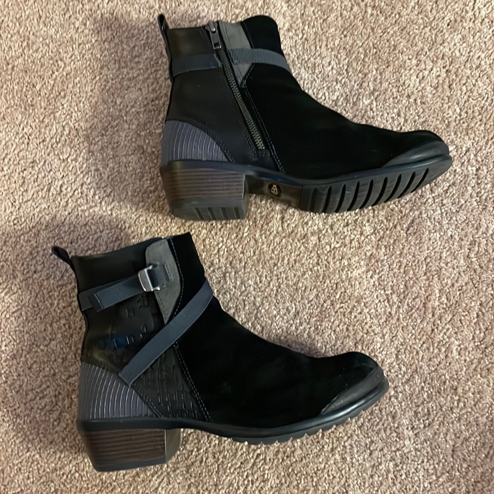 Women’s Keen Booties